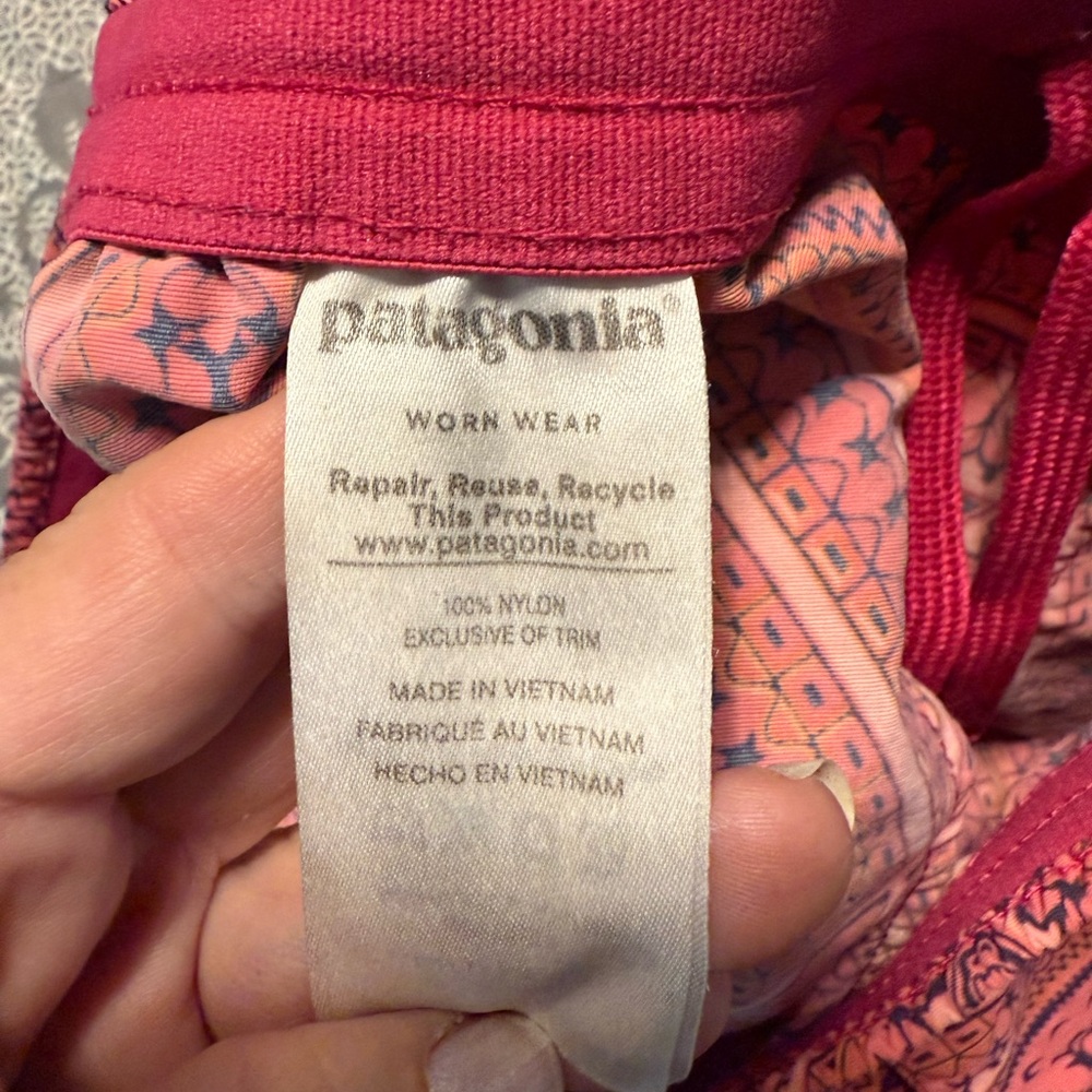 **SOLD ON MERCARI**Patagonia Baggies women’s shorts size XS - Picture 4 of 5